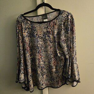 ✨ Coco Bianco Patterned Top – Size Large (Never Worn!) ✨